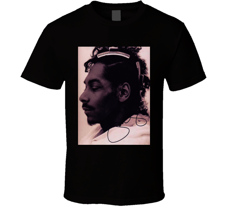 Snoop Dogg Signature Trending Celebrity Autographed T Shirt Snoop Dogg Signature Trending Celebrity Autographed T Shirt