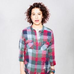 Ilana Wexler Broad City Character Poster Worn Look TV Show T Shirt 25944666