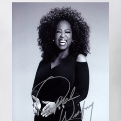Oprah Winfrey Signature Trending Celebrity Autographed T Shirt 31736969