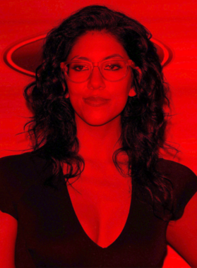 https://d1w8c6s6gmwlek.cloudfront.net/celebslover.com/overlays/390/490/39049085.png img