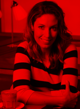 https://d1w8c6s6gmwlek.cloudfront.net/celebslover.com/overlays/390/514/39051449.png img