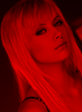 https://d1w8c6s6gmwlek.cloudfront.net/celebslover.com/overlays/390/514/39051488.png img