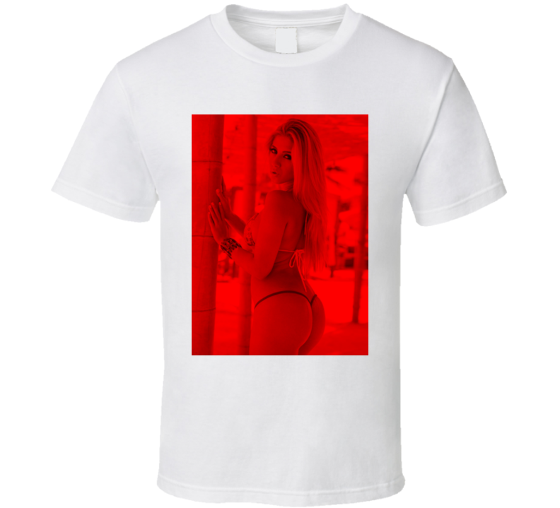 Valeria Orsini 10 - Celebs (Dark Fashion) T Shirt