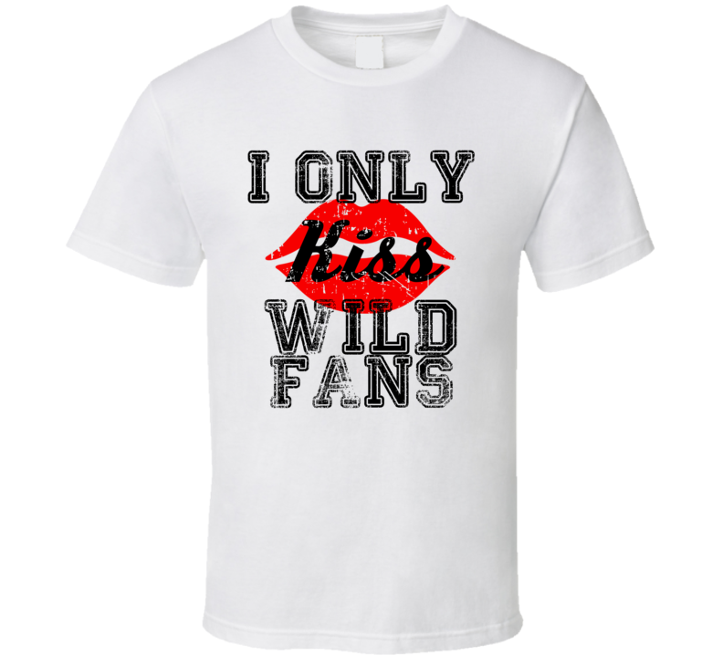 I Only Kiss Minnesota Fans Hockey Team T Shirt