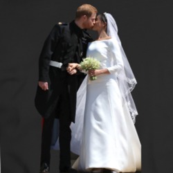 Meghan Markle Kiss Prince Henry Royal Wedding T Shirt 34136669