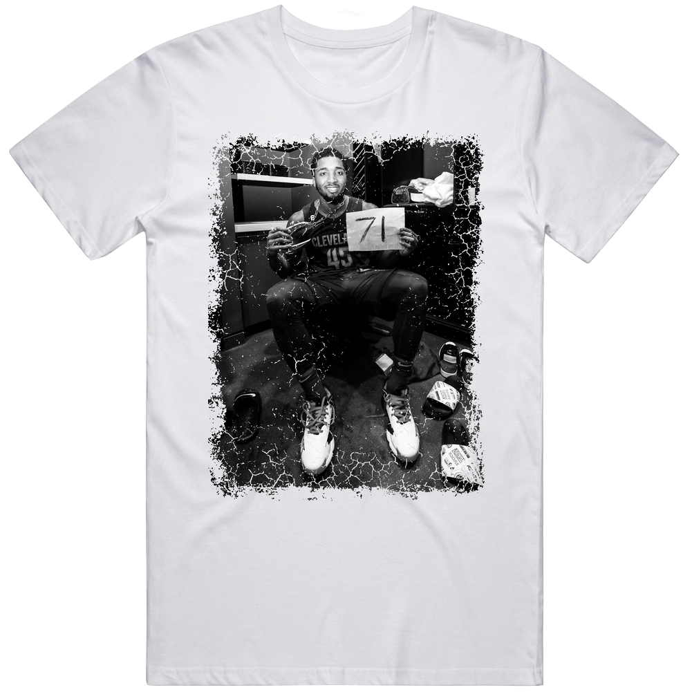 Donovan Spida Mitchell 71 Points Iconic Photo Black And White Distressed Mens Cotton Tee T Shirt