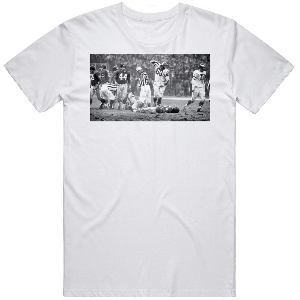 Chuck Bednarik Frank Gifford Iconic Men’s 100% Cotton White T Shirt Chuck Bednarik Frank Gifford Iconic Men’s 100% Cotton White T Shirt